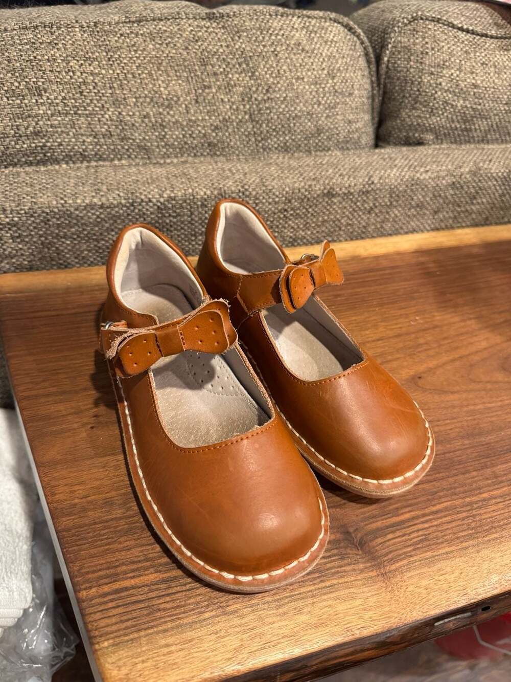 L'Amour Girls Iris Bow Classic Leather Mary Jane Flats in Cognac